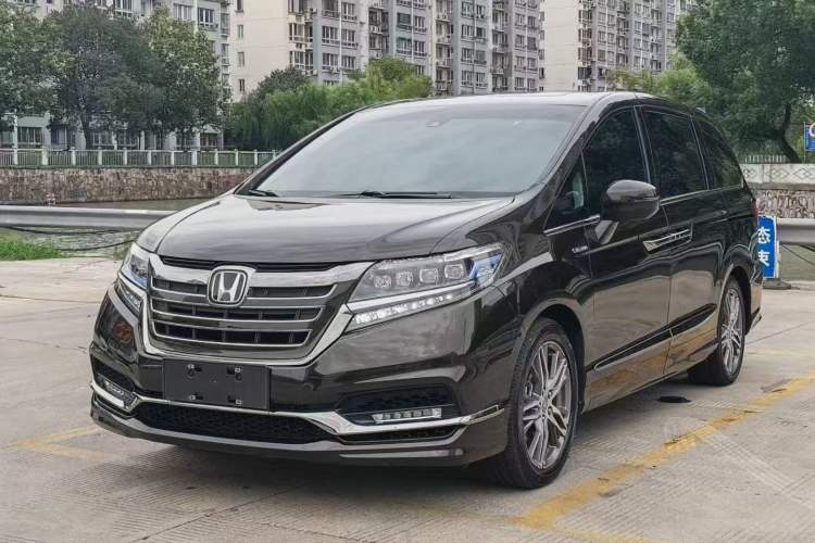 Used Honda Elysion 2019 2.0L Hybrid Luxury Edition
