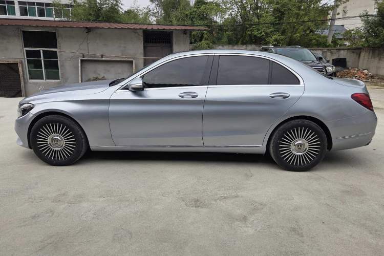 Used Mercedes-Benz C-Class 2015 C 200 L
