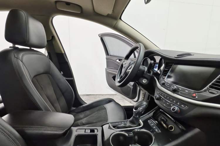 Used Buick Verano 2017 Sedan 20T Dual-Clutch Elite Model
