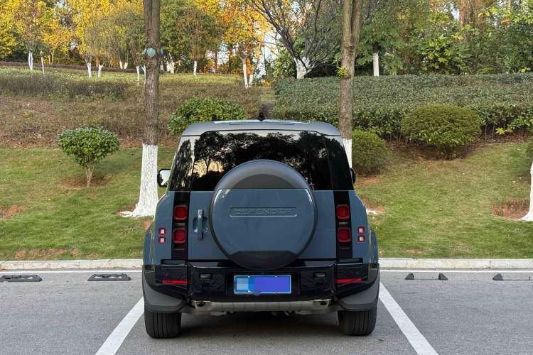 Used Land Rover Defender 2022 90 2.0T P300 X-DYNAMIC HSE
