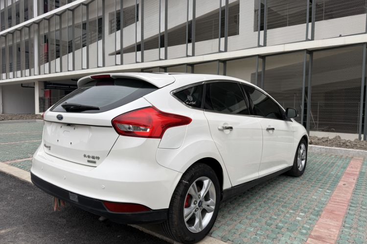 Used Ford Focus 2015 Hatchback 1.6L Automatic Comfort Model
