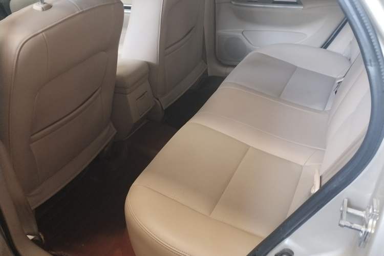 Used Buick Excelle 2013 1.5L Automatic Classic Model
