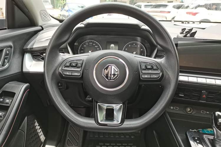 Used MG 5 2021 180 DVVT CVT Youthful Style Edition
