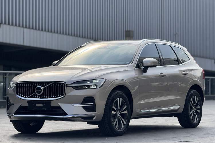 Used Volvo XC60 2023 B5 4x4 Smart Luxury Edition