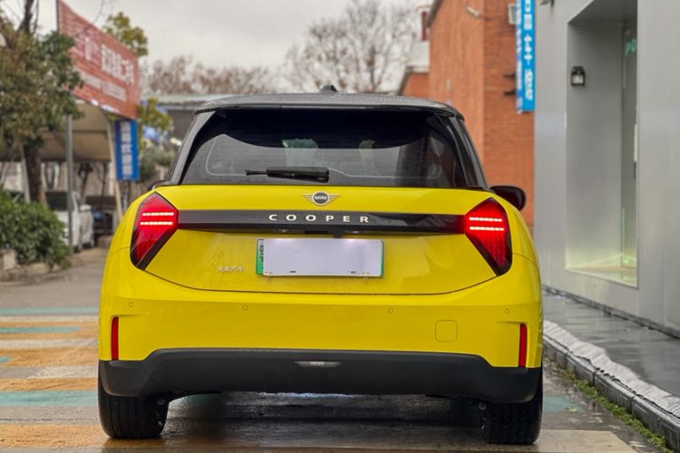 Used  Electric MINI COOPER 2024 456km COOPER E Classic Edition