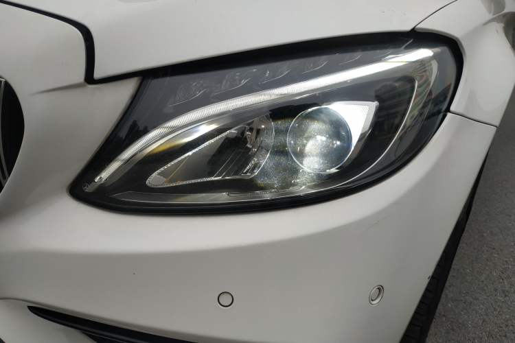 Used Mercedes-Benz C-Class 2017 Facelift C 200 Station Wagon
