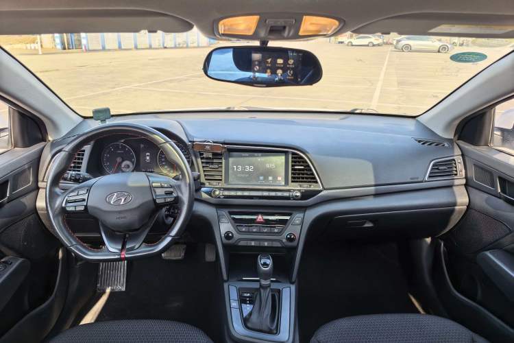 Used Hyundai Elantra 2016 1.4T Dual-Clutch Xuan Dong · Dynamic Version