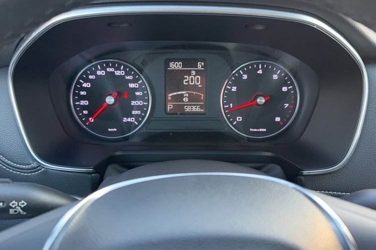 Used Roewe RX5 2018 20T Two-Wheel Drive Automatic Internet Smart Edition
