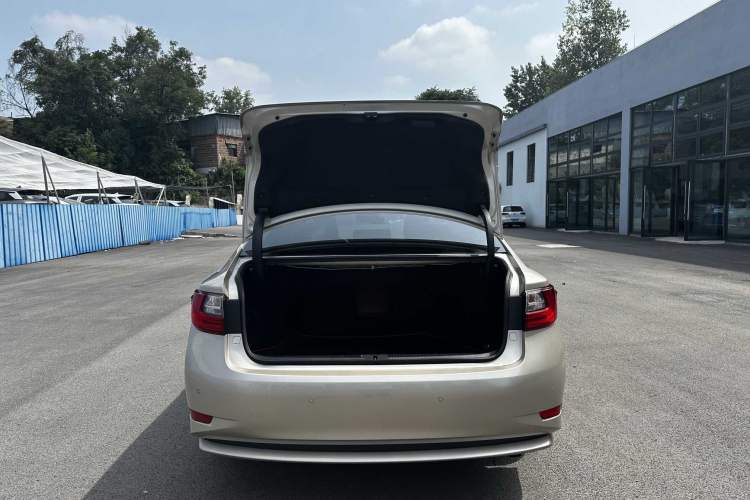 Used Lexus ES 2015 200 Elite Edition
