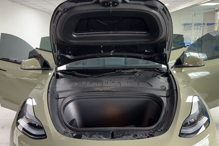 Used Tesla Model Y 2024 Rear-Wheel-Drive Version
