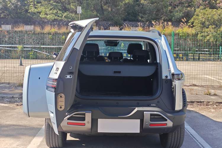 Used  Titanium 3 2025 501KM All-Wheel Drive Intelligent Driving Ultra Version