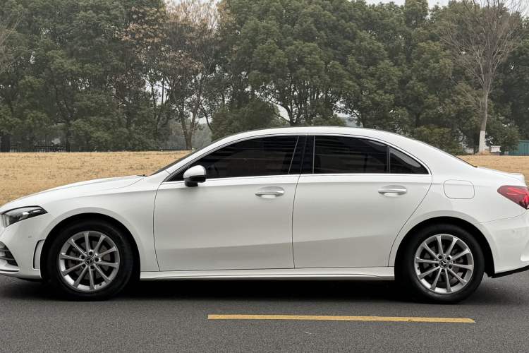 Used Mercedes-Benz A-Class 2021 A 200 L Sport Sedan Fashion Model
