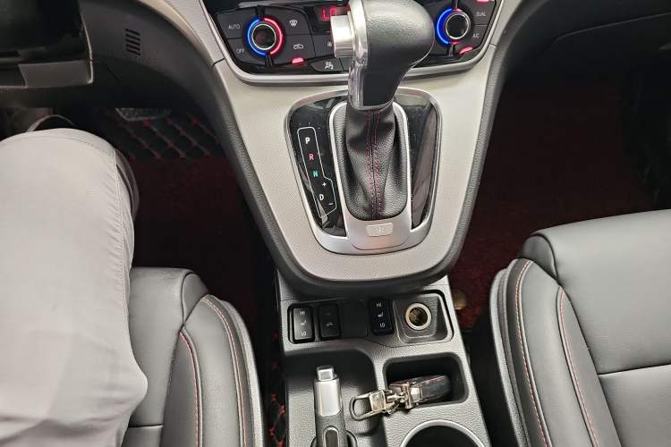 Used Haval H6 2015 Sport Edition 1.5T Automatic Two-Wheel Drive Luxury Model
