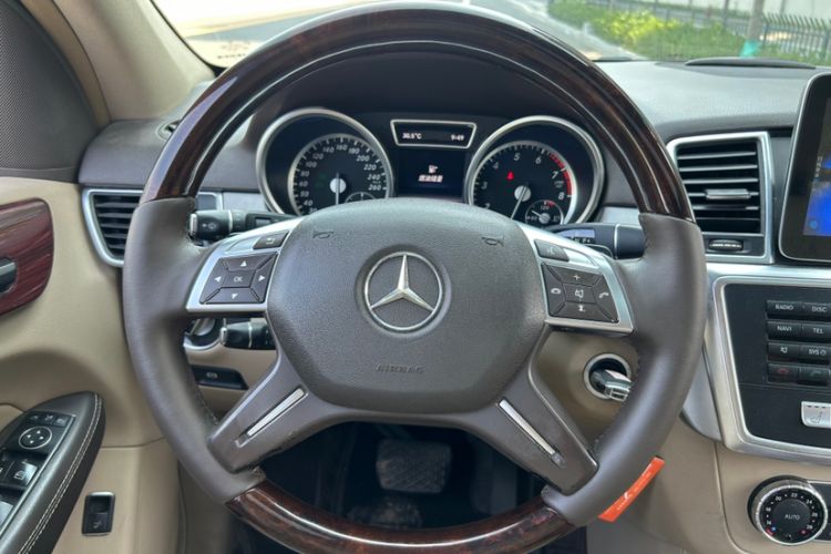 Used Mercedes-Benz M-Class 2015 ML 320 4MATIC