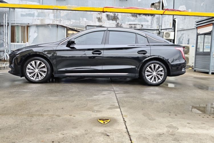 Used Hongqi E-QM5 2022 431 km Charge & Enjoy Edition