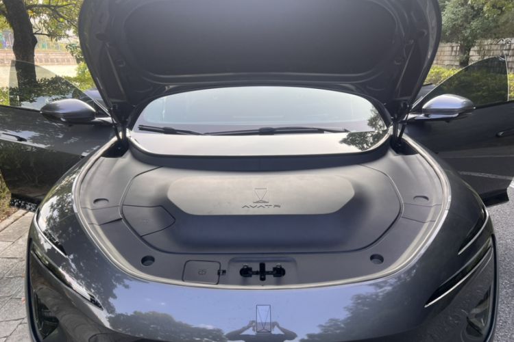 Used  12 2025 Ultra Extended-Range Edition
