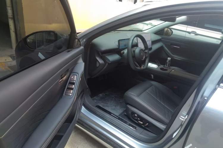 Used Baojun Enjoy 2025 All-Electric 600km Luxury Edition
