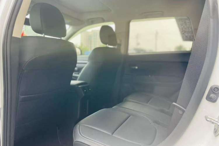 Used Mitsubishi Outlander 2020 2.0L Two-Wheel Drive Comfort Edition 7-Seater
