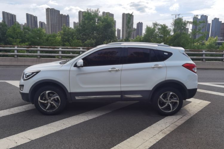 Used Haima S5 2017 Strong-Performance Version 1.6L Manual Luxury Model
