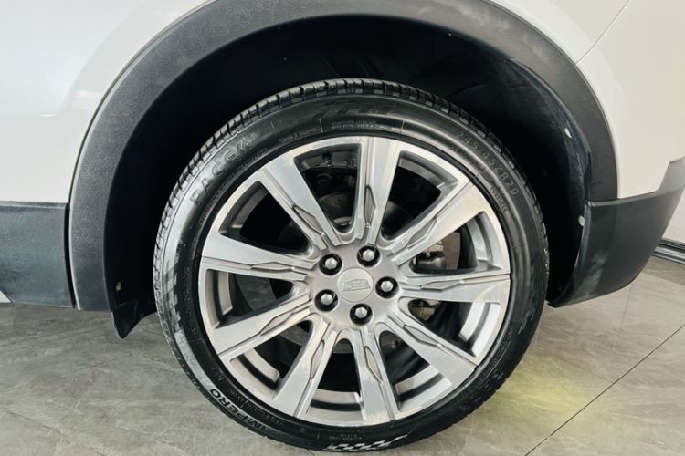 Used Cadillac XT4 2018 28T 4x4 Platinum Edition
