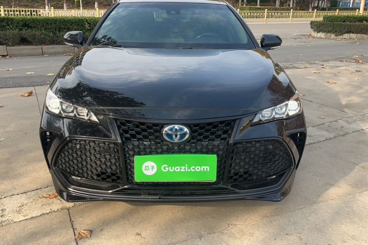 Used Toyota Avalon 2019 Dual-Engine 2.5L XLE Prestige Version China VI Standard
