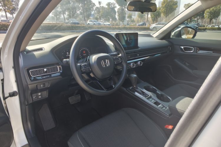 Used Honda Civic 2023 240TURBO CVT Dynamic · Center Stage Special Edition