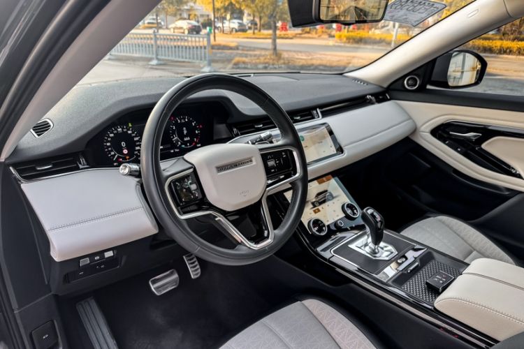 Used Land Rover Range Rover Evoque 2021 Range Rover Velar L 249PS R-Dynamic First Edition