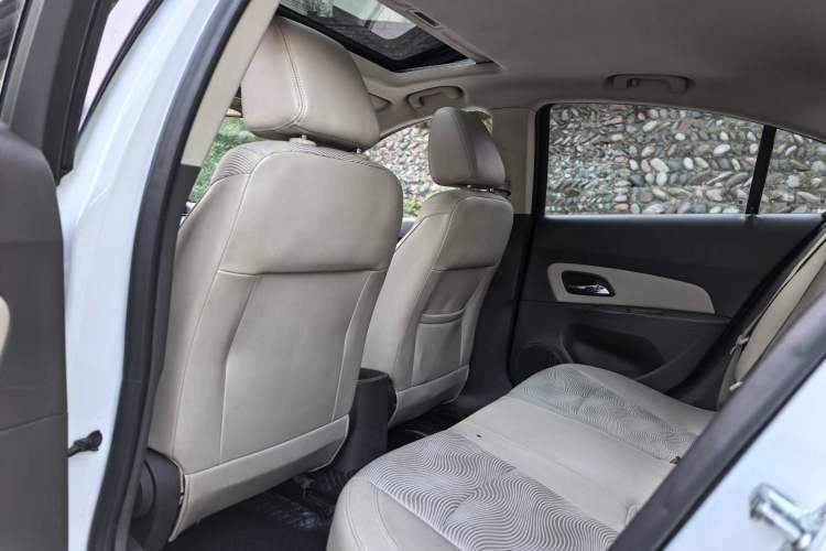 Used Chevrolet Cruze 2015 1.5L Classic SE AT
