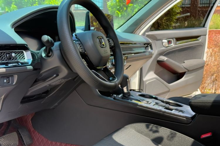 Used Honda Civic 2023 240TURBO CVT Dynamic · Center Stage Special Edition