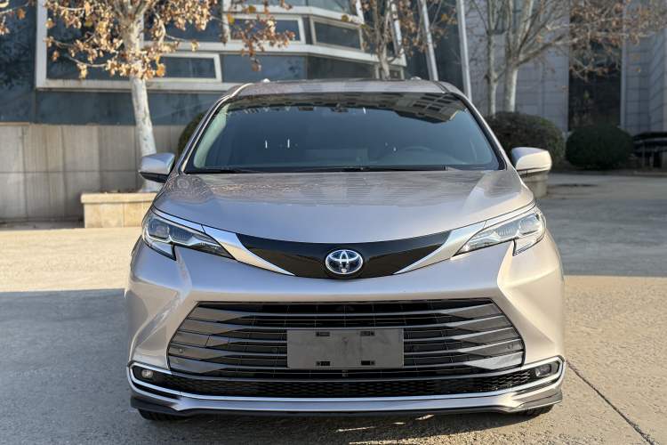 Used Toyota Sienna 2021 2.5L Hybrid Ultimate Edition
