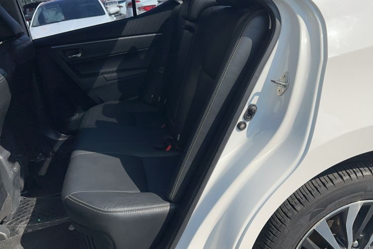 Used Toyota Corolla 2016 Dual-Engine 1.8L E-CVT Elite Edition
