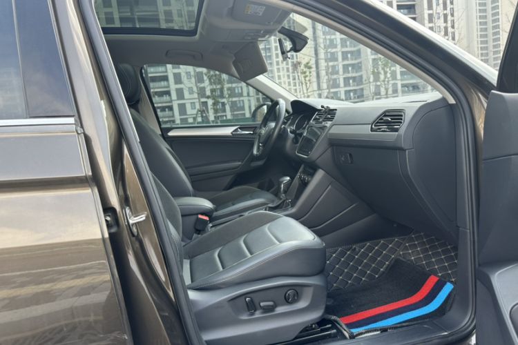 Used Volkswagen Tiguan L 2021 280TSI Automatic Two-Wheel Drive Smart Edition
