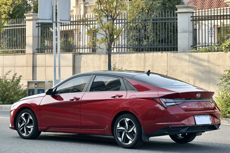 Used Hyundai Elantra 2021 1.5L CVT LUX Prestige Edition
