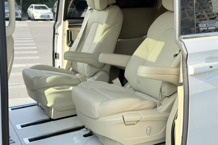 Used Buick GL8 2023 ES Lu Zun Deluxe Model
