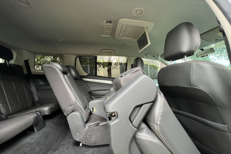 Used Isuzu mu-X 2015 2.5T Four-Wheel Drive Automatic Luxury 7-Seater
