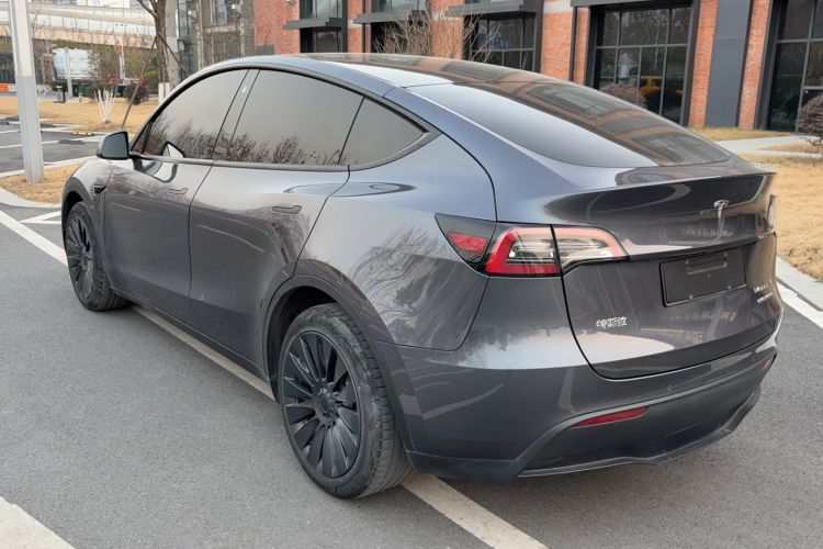 Used Tesla Model Y 2021 Long-Range All-Wheel-Drive Version
