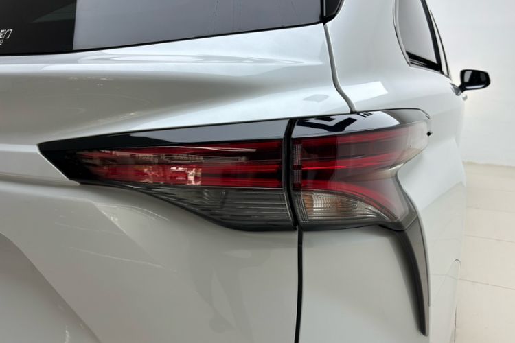 Used Toyota Sienna 2021 2.5L Hybrid Ultimate Edition
