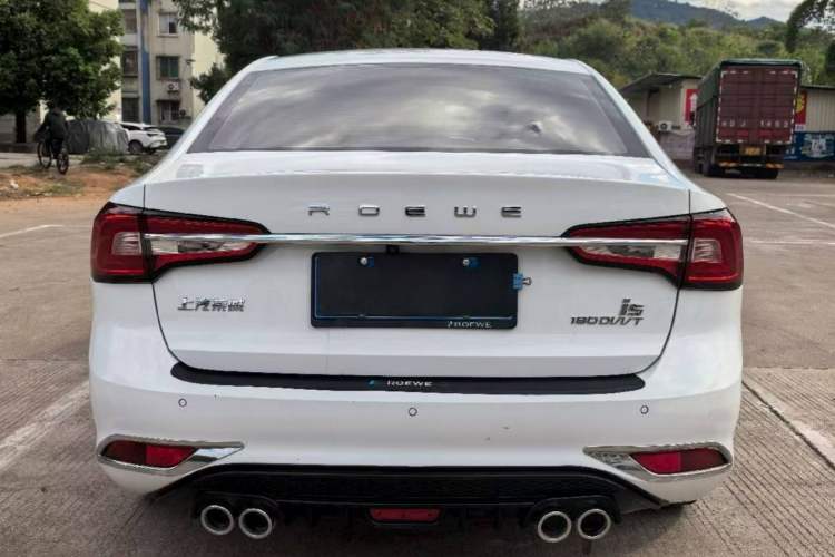Used Roewe i5 2020 1.5L Automatic 4G Connect Luxury Flagship Edition
