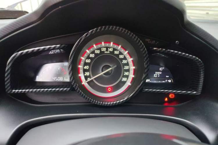 Used Mazda Mazda 3 Axela 2014 Sedan 1.5L Manual Comfort Model
