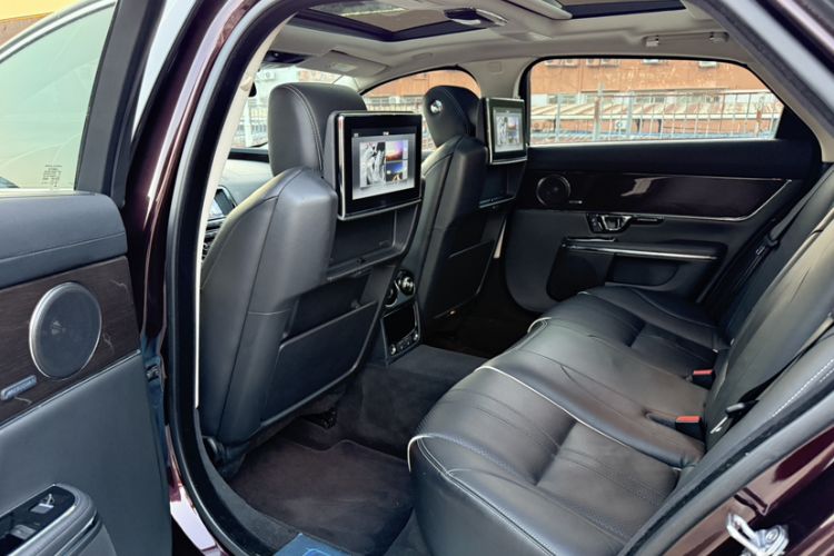 Used Jaguar XJ 2016 XJL 3.0 SC Four-Wheel Drive Panoramic Business Edition
