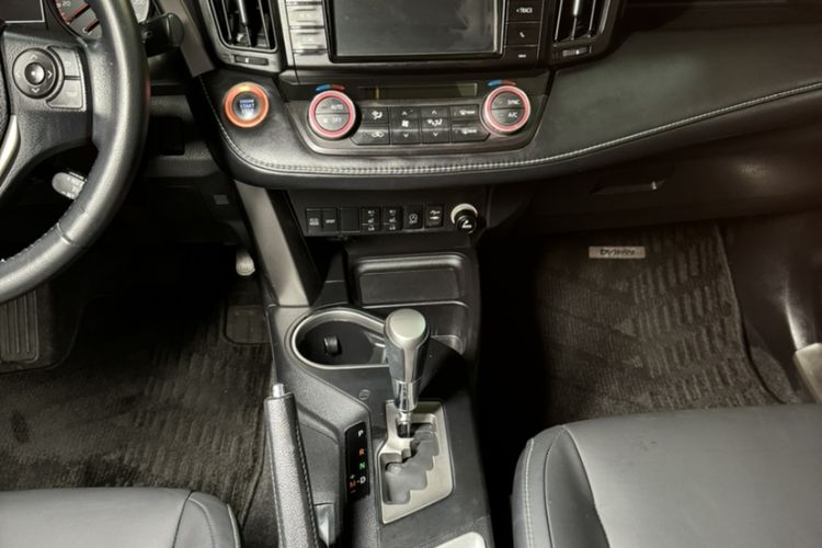 Used Toyota RAV4 2016 2.0L CVT Two-Wheel Drive Smart Edition China V Standard
