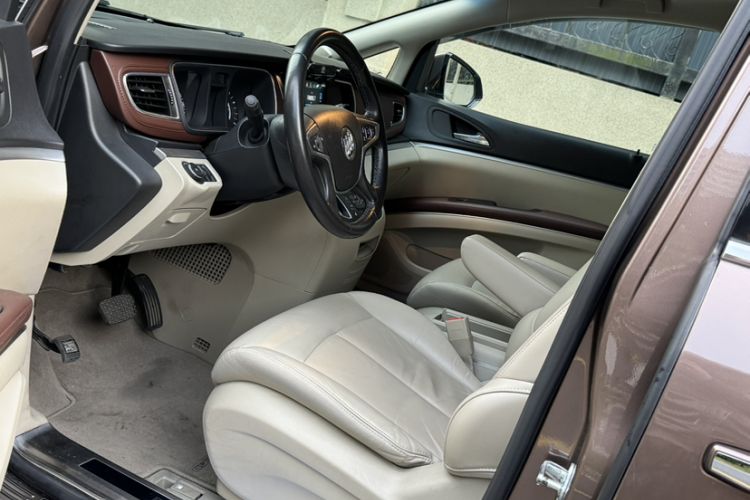 Used Buick GL8 2018 28T Luxury Model China VI Standard
