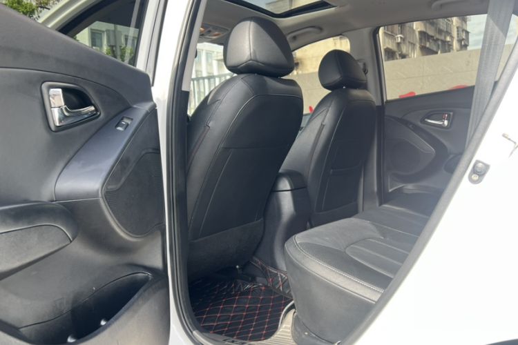 Used Hyundai ix35 2015 2.0L Automatic 2WD Smart Version China V Standard