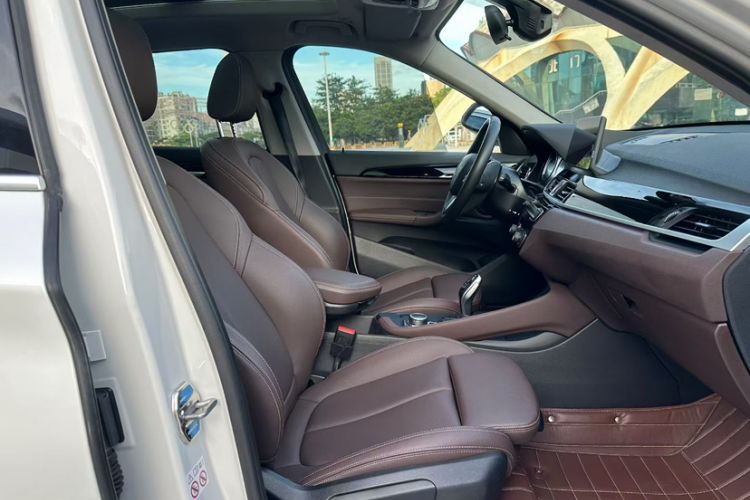 Used BMW X1 2020 sDrive25Li Leading Model
