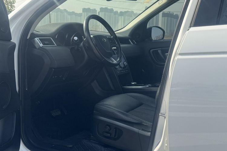 Used Land Rover Discovery Sport 2019 240 PS PURE Edition China V Standard

