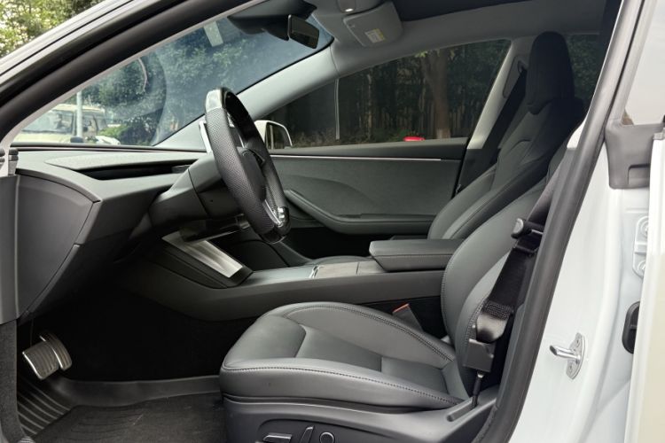 Used Tesla Model 3 2025 Rear-Wheel-Drive Version