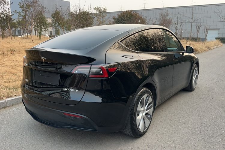 Used Tesla Model Y 2022 Rear-Wheel-Drive Version
