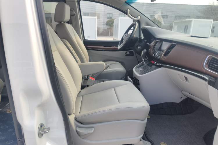 Used  Refine M5 2017 2.0T Gasoline Dual-Clutch Business Edition
