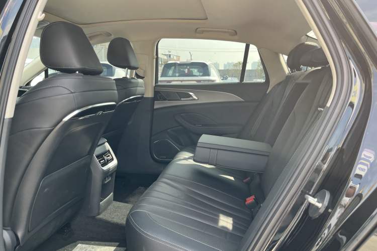 Used Hongqi H5 2024 2.0T Automatic Smart Connect Flagship Edition

