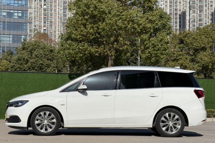 Used Buick GL6 2021 323T Mild Hybrid Connect Luxury Model
